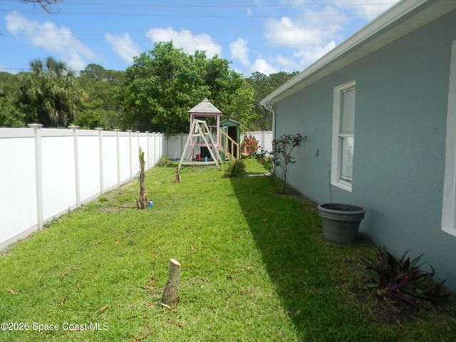 1619 Glencove Avenue NW, Palm Bay, FL 32907