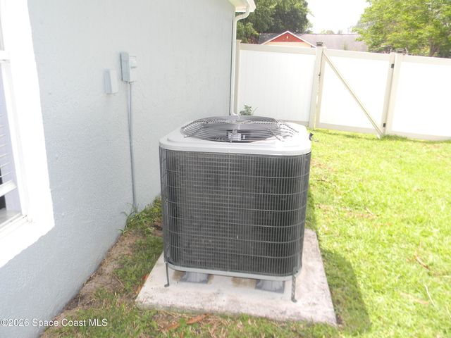 1619 Glencove Avenue NW, Palm Bay, FL 32907