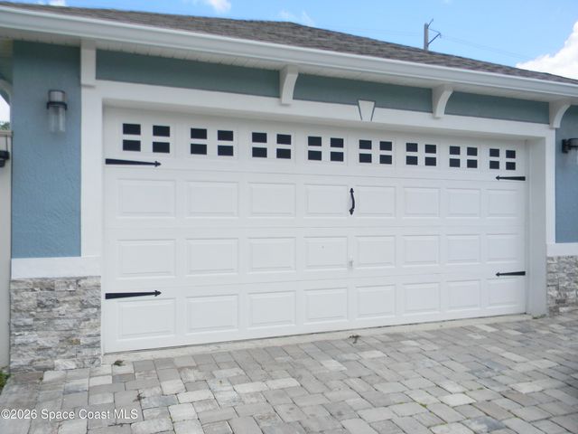 1619 Glencove Avenue NW, Palm Bay, FL 32907