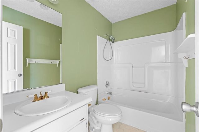 2250 Ridge Forest Drive, Grayson, GA 30017