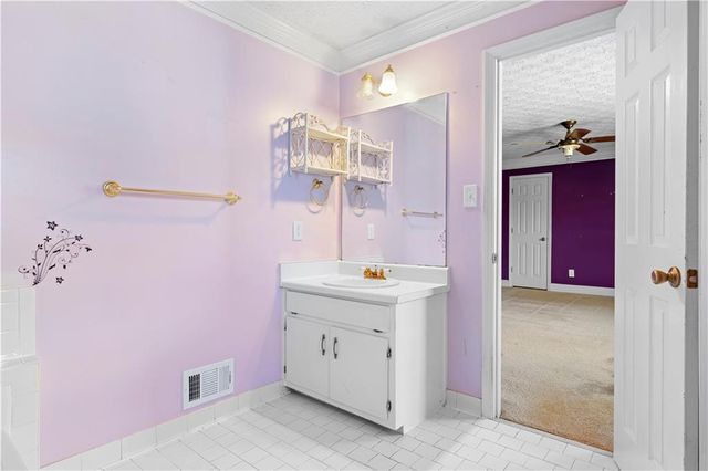 2250 Ridge Forest Drive, Grayson, GA 30017