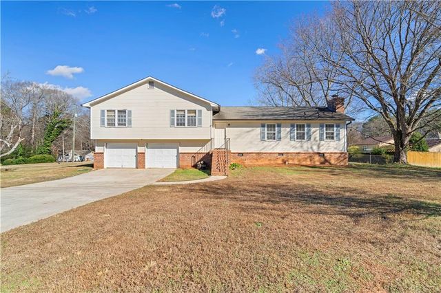 2250 Ridge Forest Drive, Grayson, GA 30017