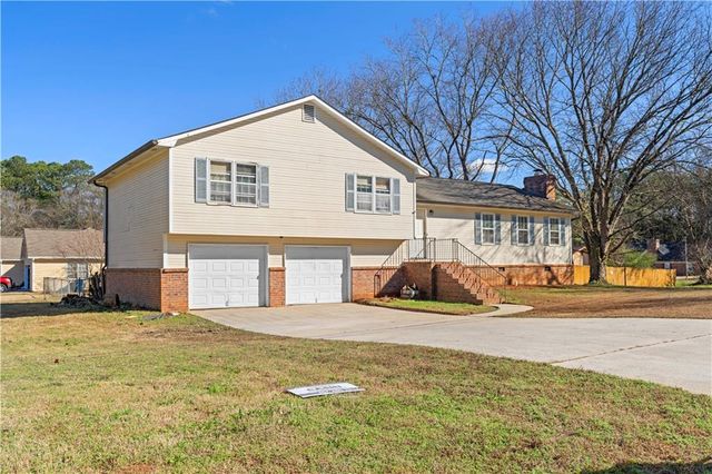 2250 Ridge Forest Drive, Grayson, GA 30017