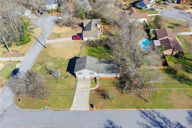 2250 Ridge Forest Drive, Grayson, GA 30017