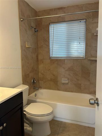 1433 NE 22nd St 1, Wilton Manors, FL 33305