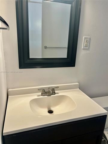 1433 NE 22nd St 1, Wilton Manors, FL 33305