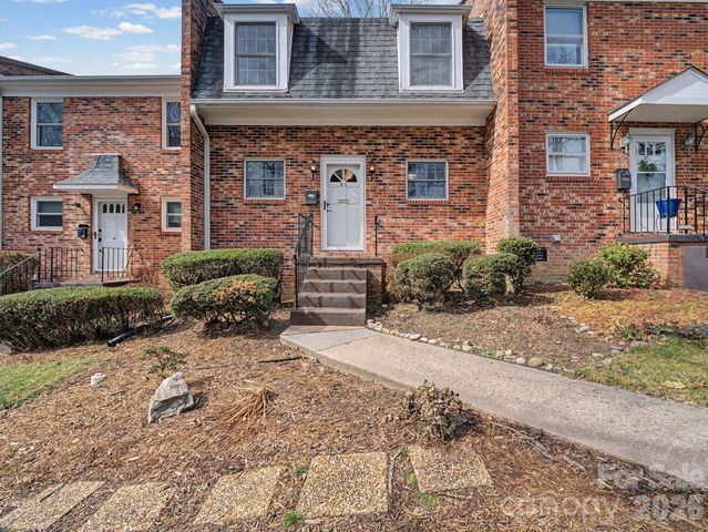 1409 Kensington Road B-4, Hendersonville, NC 28791