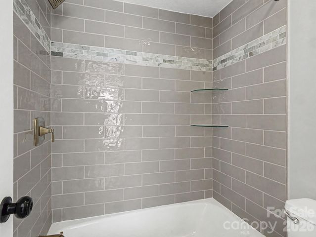 1409 Kensington Road B-4, Hendersonville, NC 28791