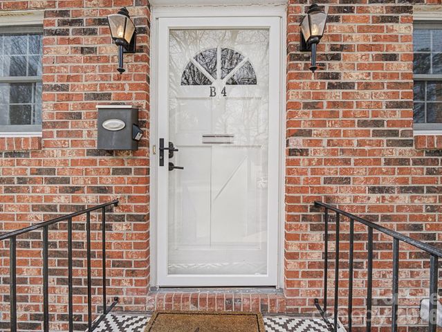 1409 Kensington Road B-4, Hendersonville, NC 28791