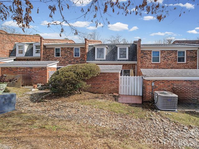 1409 Kensington Road B-4, Hendersonville, NC 28791