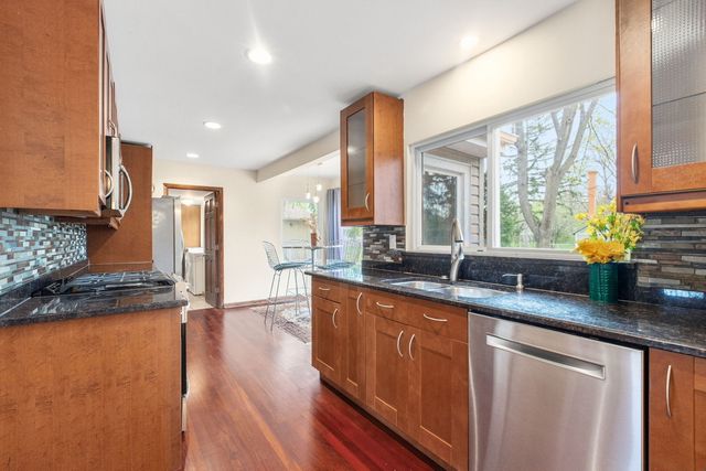 3691 Walters Avenue, Northbrook, IL 60062