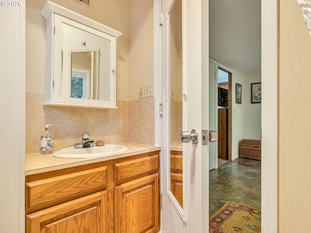 91848 Hwy 104, Warrenton, OR 97146