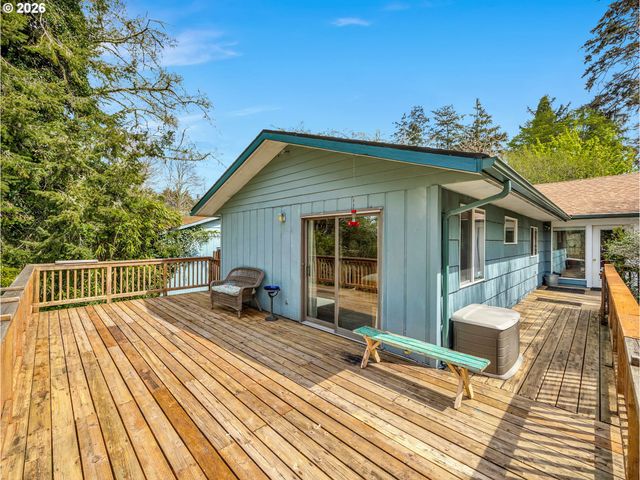 91848 Hwy 104, Warrenton, OR 97146