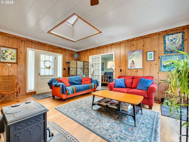 91848 Hwy 104, Warrenton, OR 97146