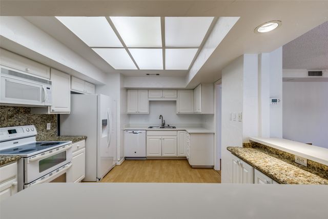 5200 Keller Springs Road 824, Dallas, TX 75248