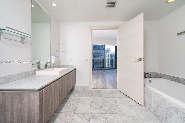 801 S Miami Ave 3602, Miami, FL 33130