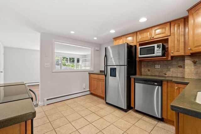 121-R Elm 2, Marblehead, MA 01945