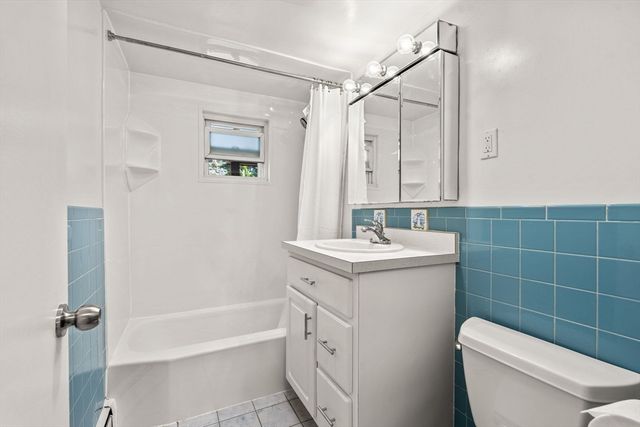 121-R Elm 2, Marblehead, MA 01945