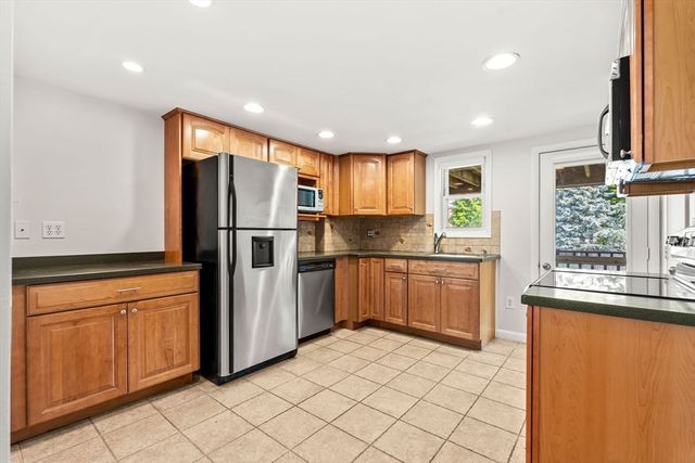 121-R Elm 2, Marblehead, MA 01945