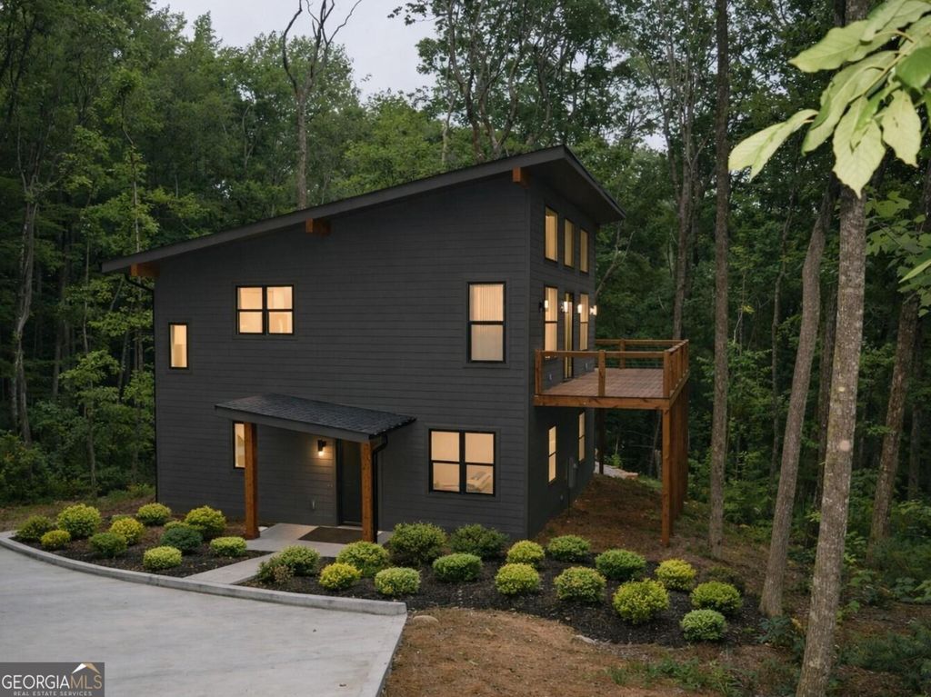 673 Autumn Ridge Drive, Clayton, GA 30525