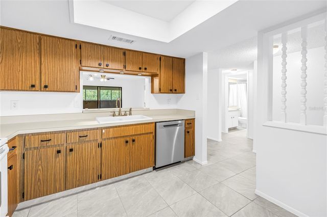 3600 MAGNOLIA RIDGE CIRCLE 1224, Palm Harbor, FL 34684