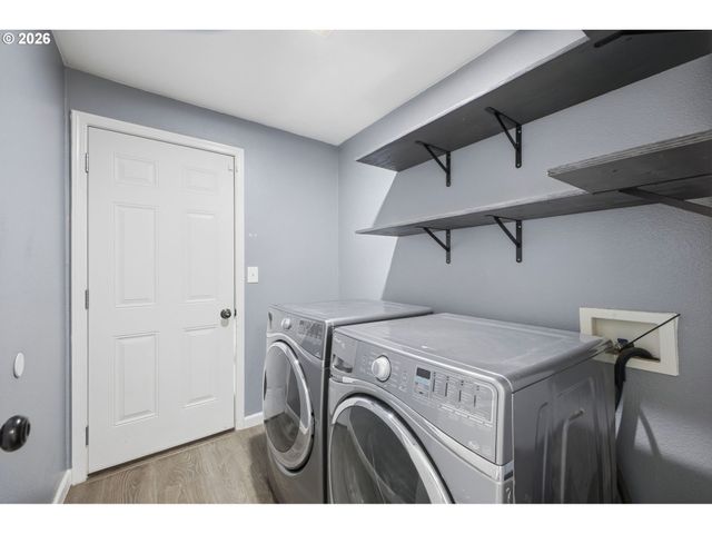 1121 DAHLIA St, Woodburn, OR 97071