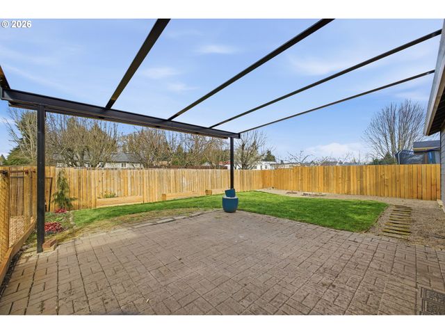 1121 DAHLIA St, Woodburn, OR 97071