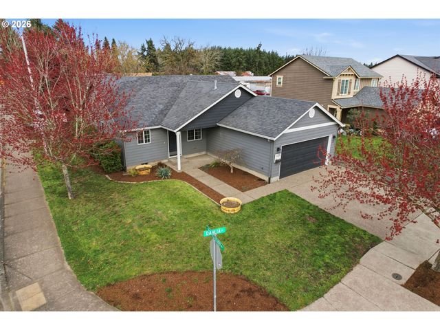 1121 DAHLIA St, Woodburn, OR 97071