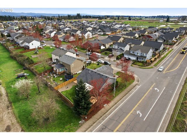 1121 DAHLIA St, Woodburn, OR 97071