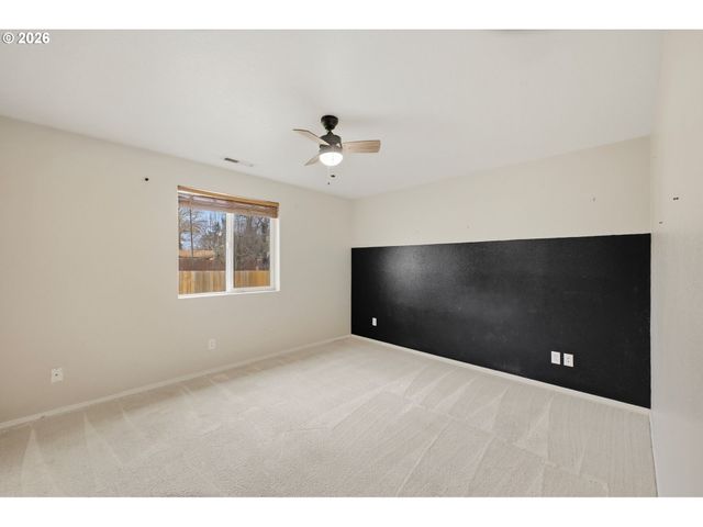 1121 DAHLIA St, Woodburn, OR 97071