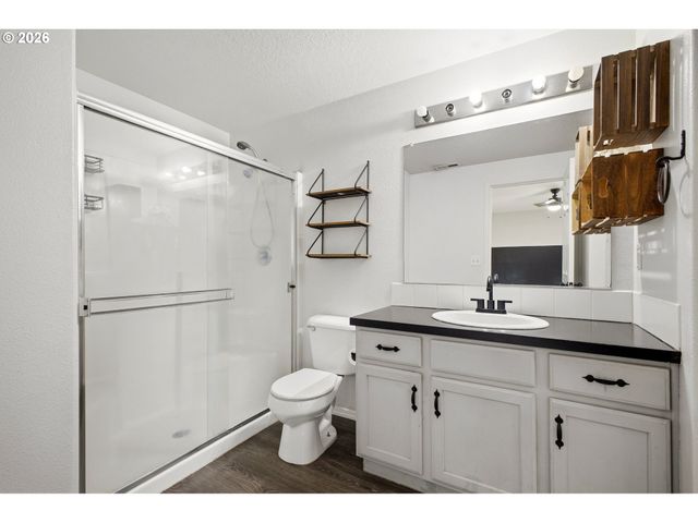 1121 DAHLIA St, Woodburn, OR 97071