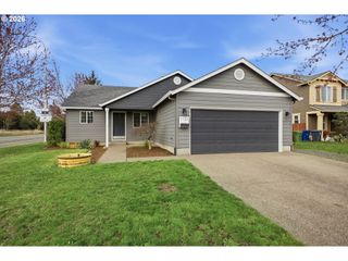 1121 DAHLIA St, Woodburn, OR 97071