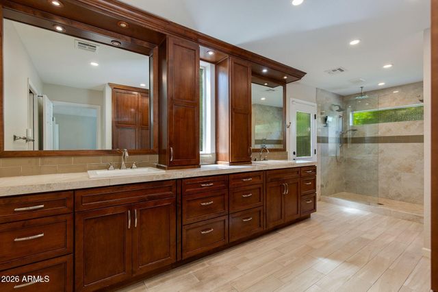2412 E SOLANO Drive, Phoenix, AZ 85016