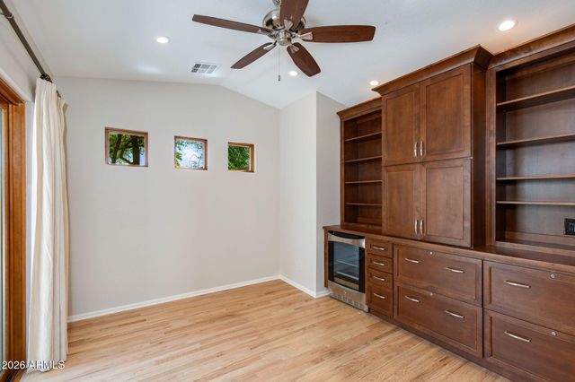 2412 E SOLANO Drive, Phoenix, AZ 85016