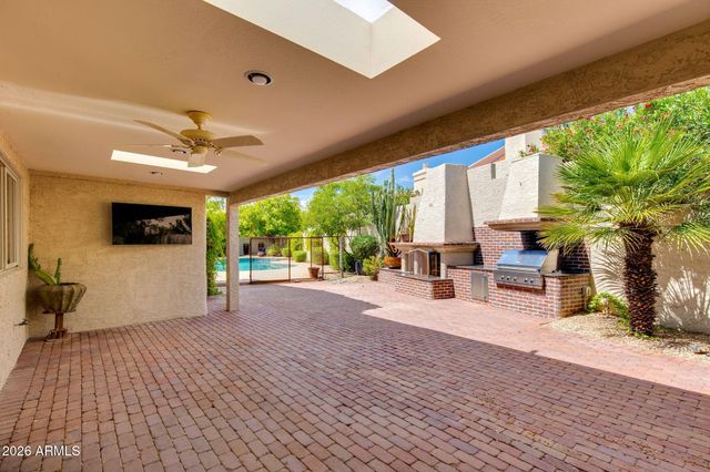 2412 E SOLANO Drive, Phoenix, AZ 85016