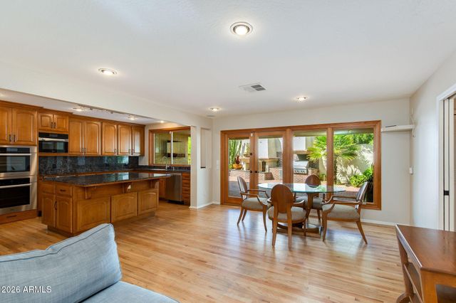 2412 E SOLANO Drive, Phoenix, AZ 85016