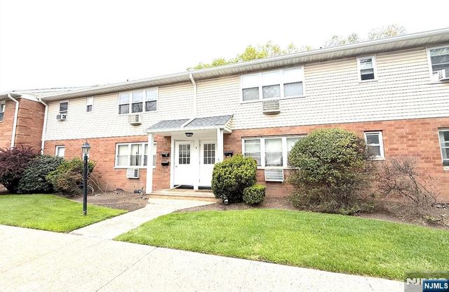 4 Lakeview C, Leonia, NJ 07605