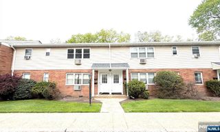 4 Lakeview C, Leonia, NJ 07605