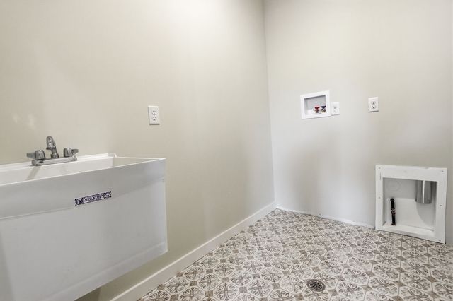 137 Morningstar Drive, Rostraver, PA 15012