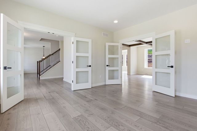 137 Morningstar Drive, Rostraver, PA 15012