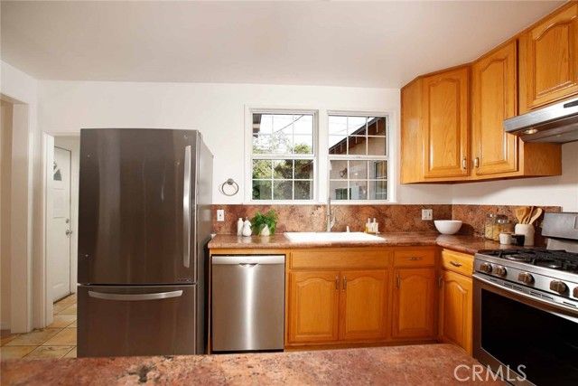 1410 Grandview Avenue, Glendale, CA 91201