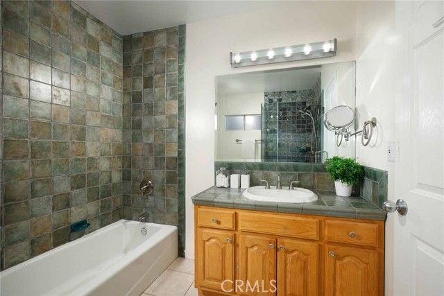 1410 Grandview Avenue, Glendale, CA 91201