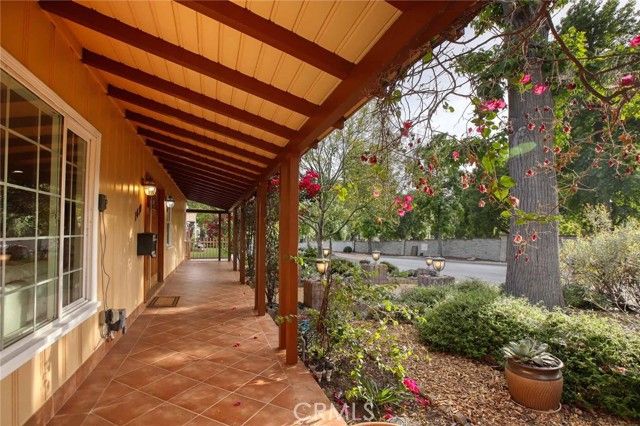 1410 Grandview Avenue, Glendale, CA 91201