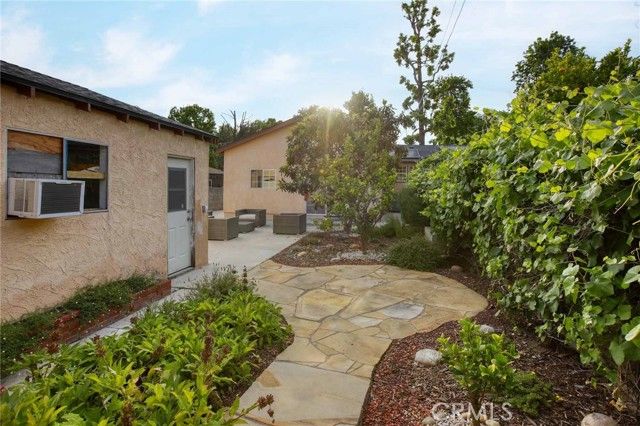 1410 Grandview Avenue, Glendale, CA 91201