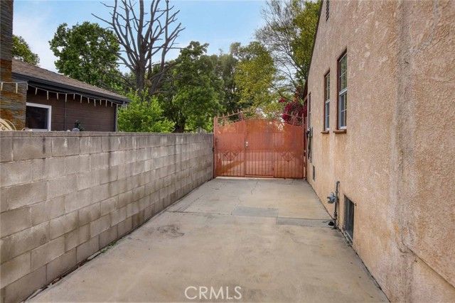 1410 Grandview Avenue, Glendale, CA 91201