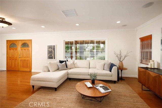 1410 Grandview Avenue, Glendale, CA 91201