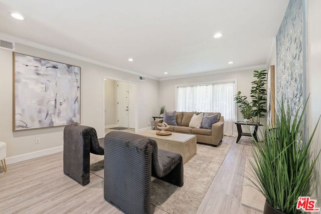 5220 Mary Ellen Avenue, Sherman Oaks, CA 91401