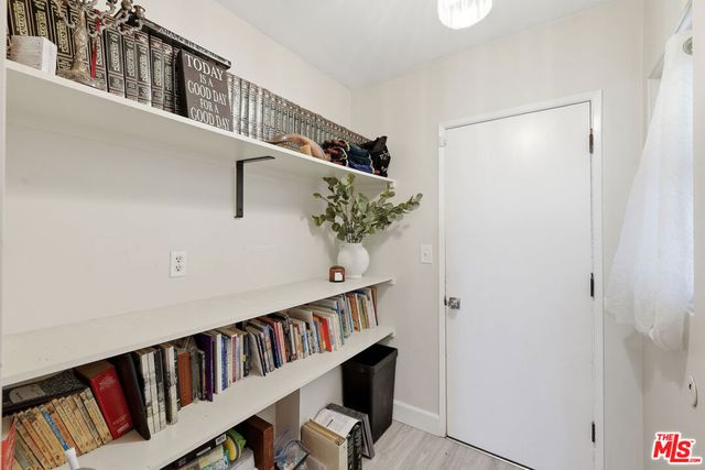 5220 Mary Ellen Avenue, Sherman Oaks, CA 91401