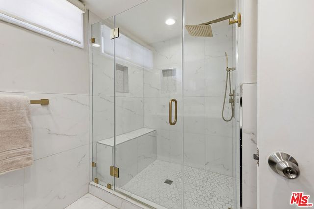 5220 Mary Ellen Avenue, Sherman Oaks, CA 91401