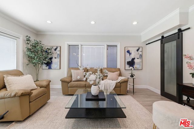 5220 Mary Ellen Avenue, Sherman Oaks, CA 91401